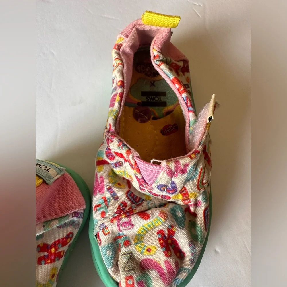 6C TOMS X Play-Doh Alphabet Shoes
